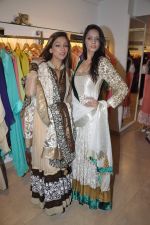 at designer preview at Zarine Khan_s Fizaa in Juhu, Mumbai on 17th Oct 2012 (47).JPG